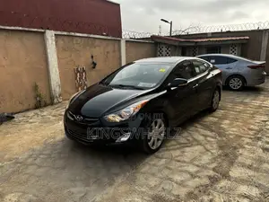 Hyundai Elantra Limited Sedan FWD (1.8L 4cyl 6A) 2013 Black