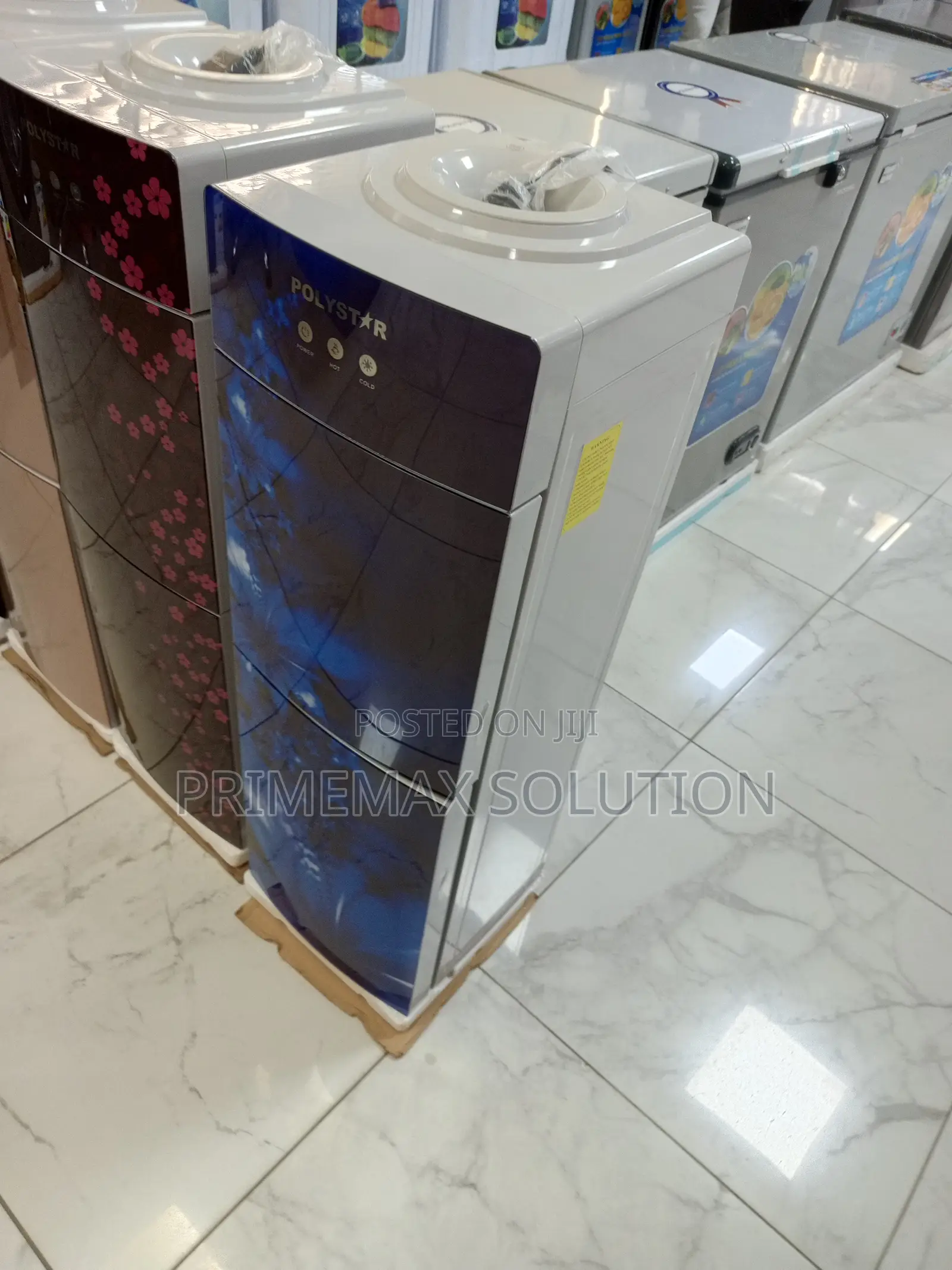 Keep It Cool at Work: Polystar Pv-R6jx-5ffb With Built-in Fridge