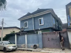 8bdrm Block of Flats in Ajao Estate for sale