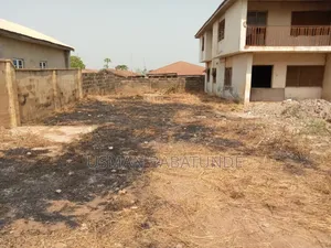 3bdrm Apartment in Usmanty, Ilorin South for sale