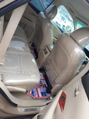 Lexus RX 350 2011 Gold