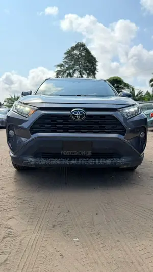 Toyota RAV4 XLE Premium 2022 Gray