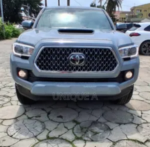 Toyota Tacoma 2020 Blue