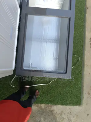 Wide-Body Hisense 520l Chest Freezer Gray.