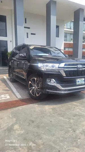 Toyota Land Cruiser 5.7 V8 VXR 2019 Black