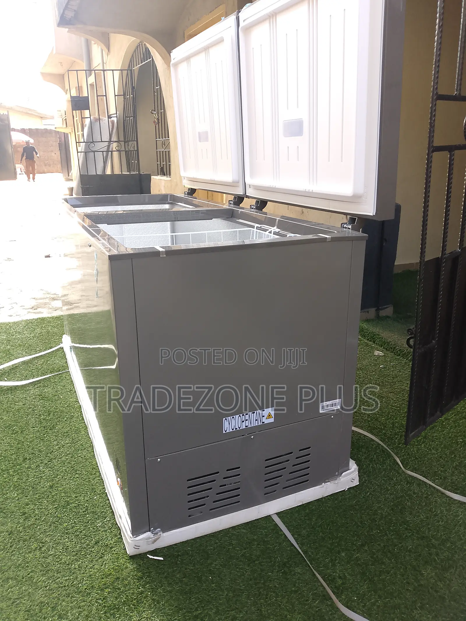 Deep Storage Hisense 520l Chest Freezer.