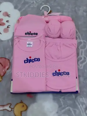 Chicco 8 in 1 Clothing Set