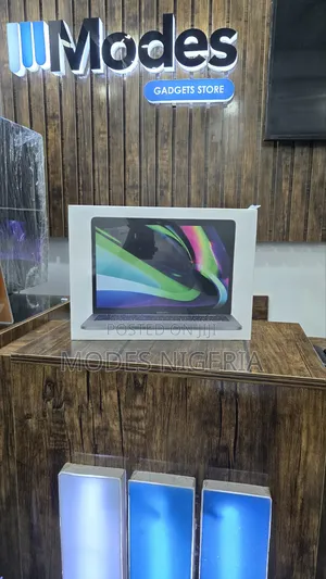 New Laptop Apple MacBook Pro 2020 8GB Apple M1 SSD 256GB