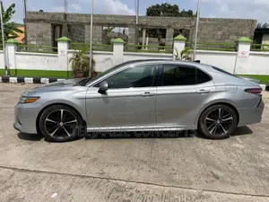 Toyota Camry XSE FWD (2.5L 4cyl 8AM) 2018 Silver