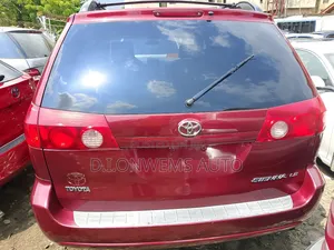Toyota Sienna LE FWD 2006 Red