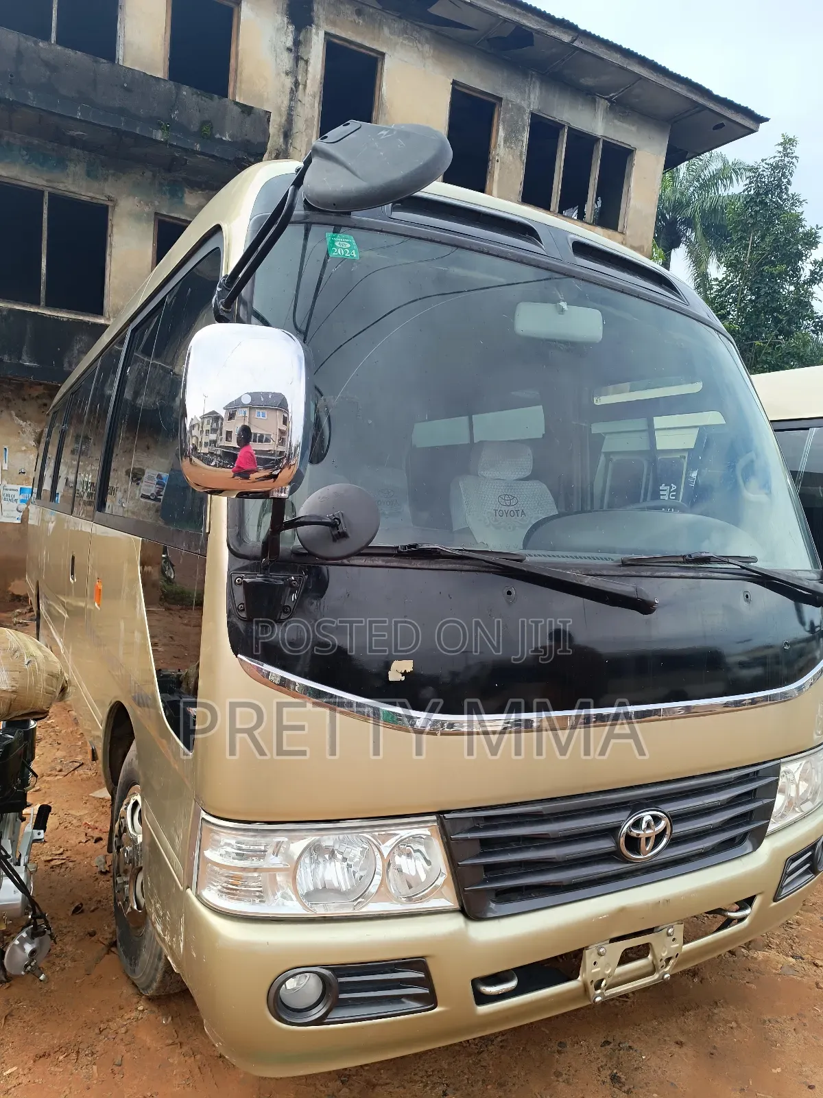 Toyota Coaster 2017 Gold