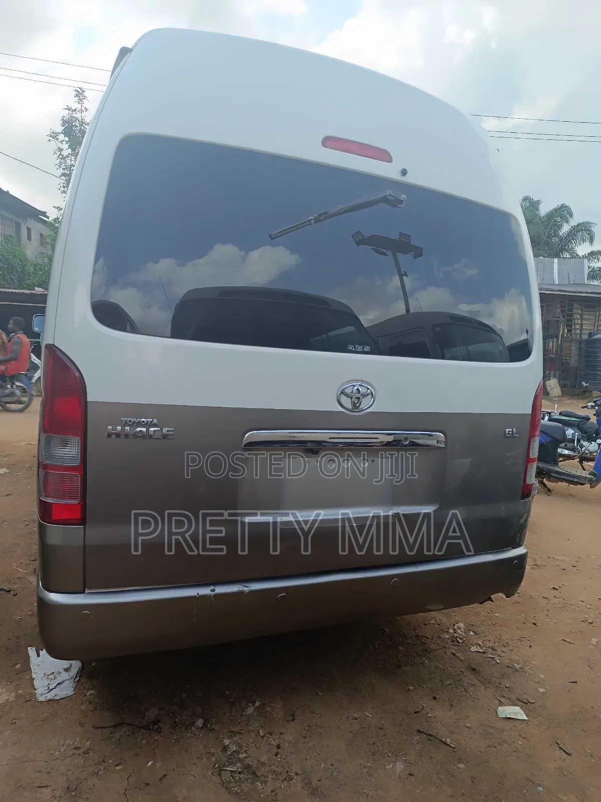 Toyota HiAce 2018 Beige