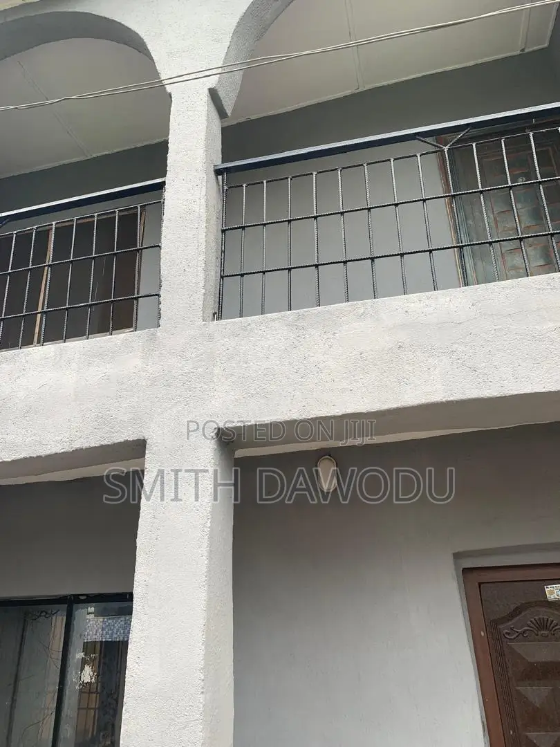 3 Bedrooms Flat in Quiet Location