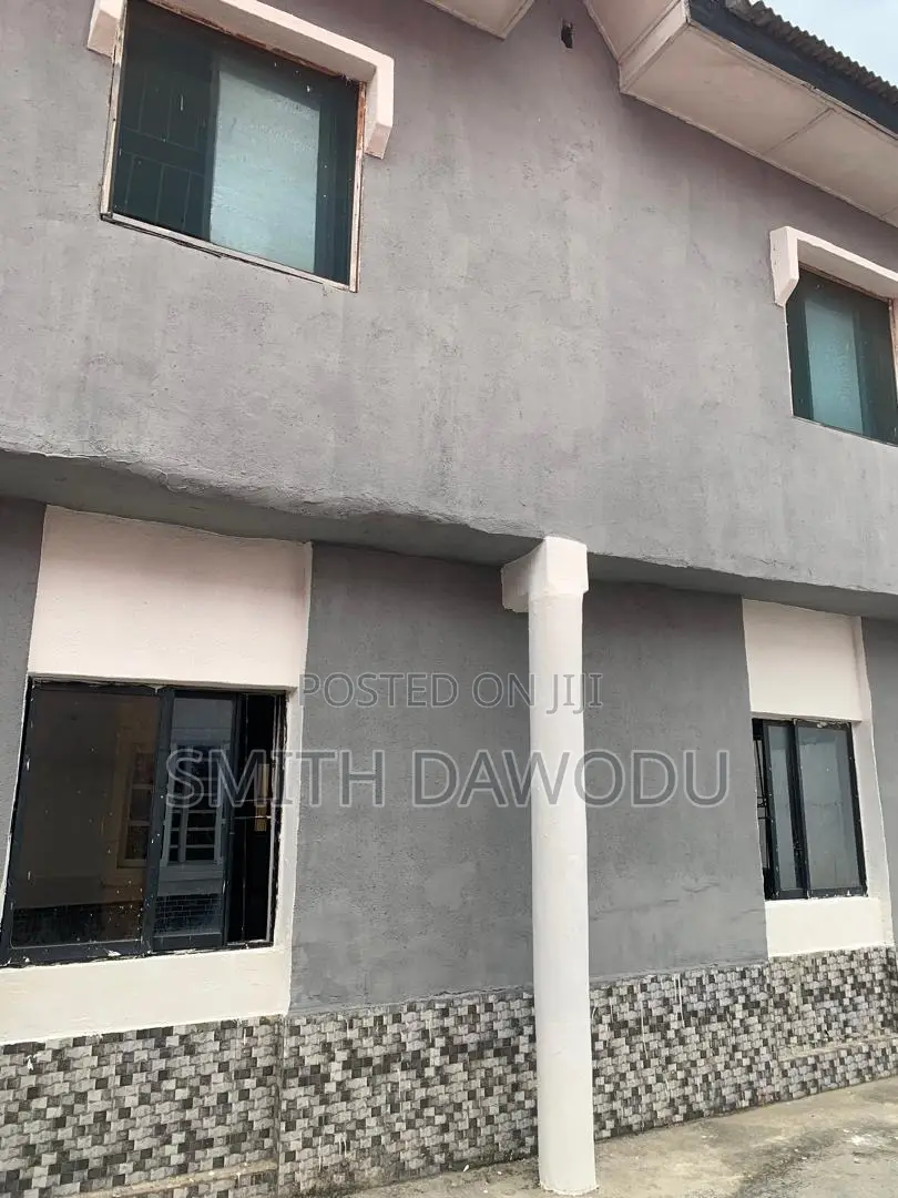 3 Bedrooms Flat in Quiet Location