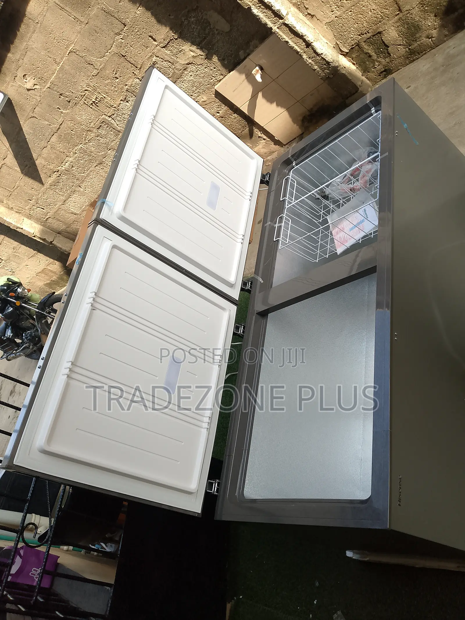 Hisense 520l Freezer – Large Interior Layout