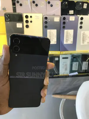Samsung Galaxy Z Flip4 128 GB Black