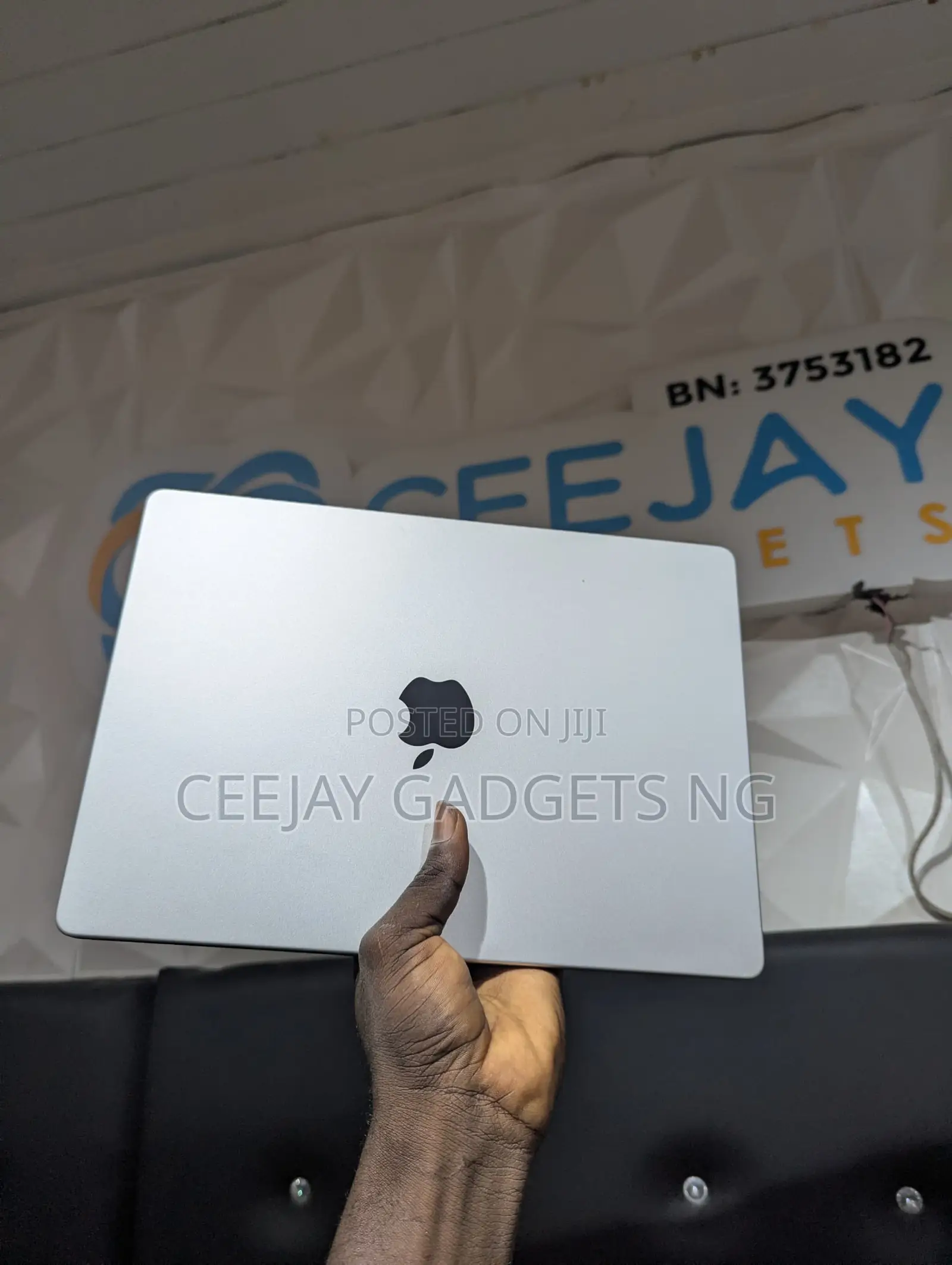 Laptop Apple MacBook Pro 2021 M1 32GB Apple M1 Pro SSD 512GB