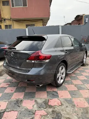Toyota Venza LE AWD V6 2013 Gray