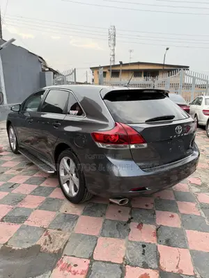 Toyota Venza LE AWD V6 2013 Gray