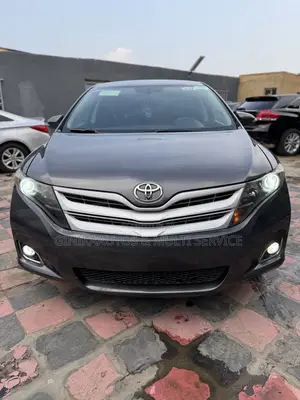 Toyota Venza LE AWD V6 2013 Gray