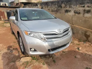 Toyota Venza AWD 2011 Silver