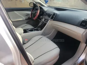 Toyota Venza AWD 2011 Silver