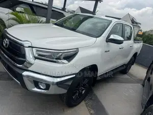 New Toyota Hilux 2025 White