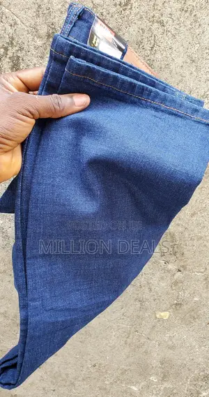 Straight Cut Stretchy Men's Blue Jeans