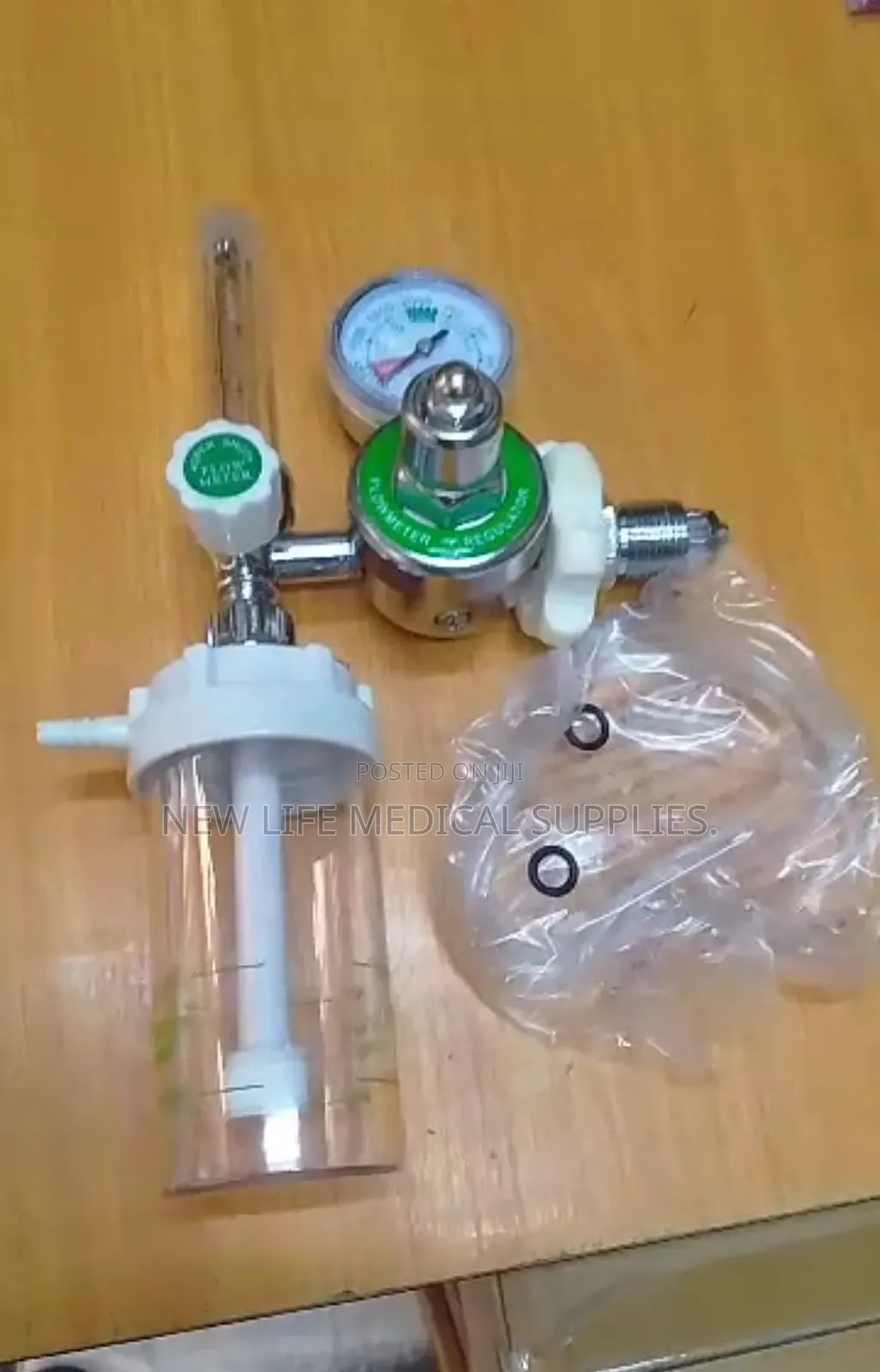 Oxygen Regulator and Mask