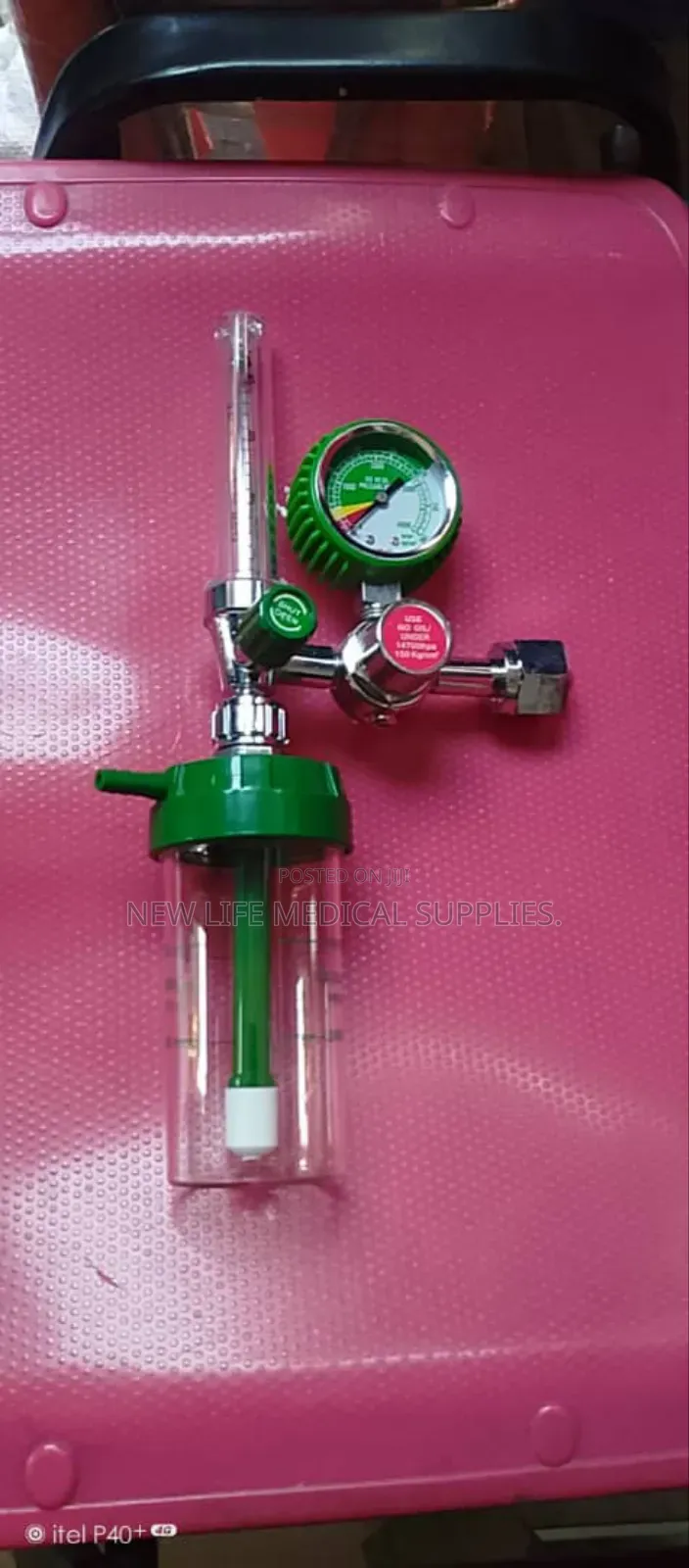 Oxygen Regulator and Mask