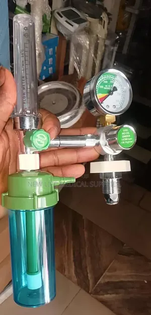 Oxygen Regulator and Mask