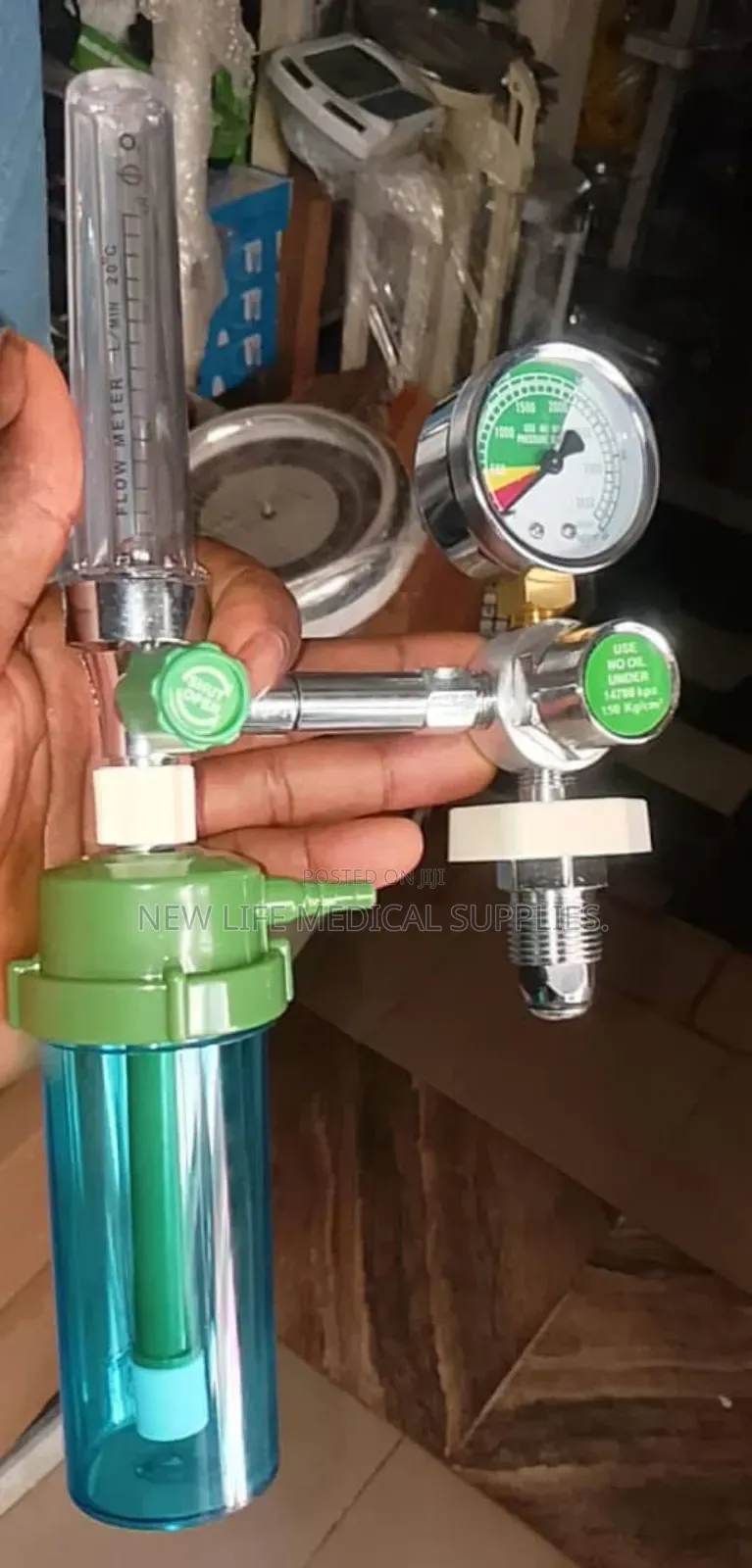Oxygen Regulator and Mask