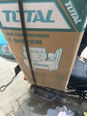 Total Tools 24-liter, Oil-free Air Compressor Tcs