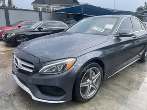 Mercedes-Benz C300 Base AWD 4Matic Sedan (2.0L 4cyl 7A) 2015 Gray