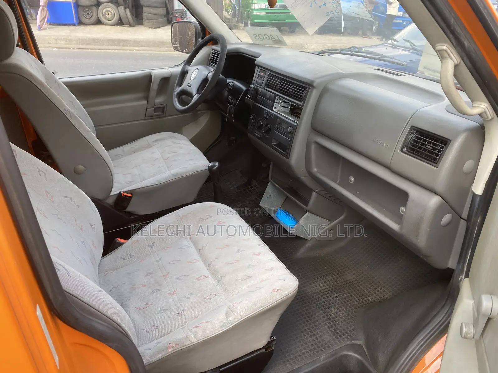 Volkswagen Transporter 2002 Orange