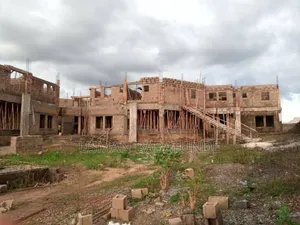 5bdrm Apartment in Usmanty, Ilorin South for sale