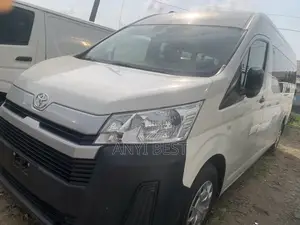 Toyota HiAce 2021 White