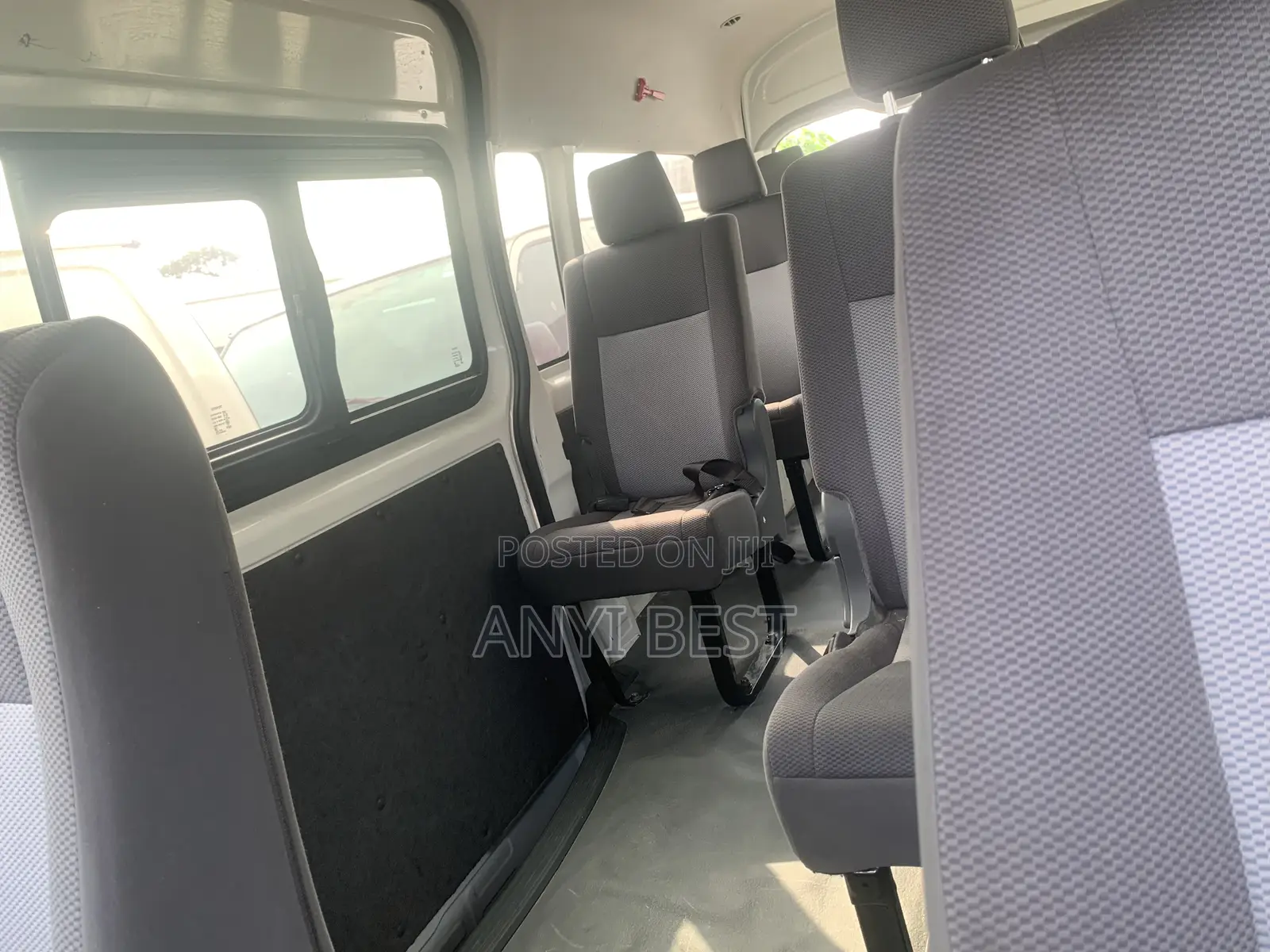Toyota HiAce 2021 White