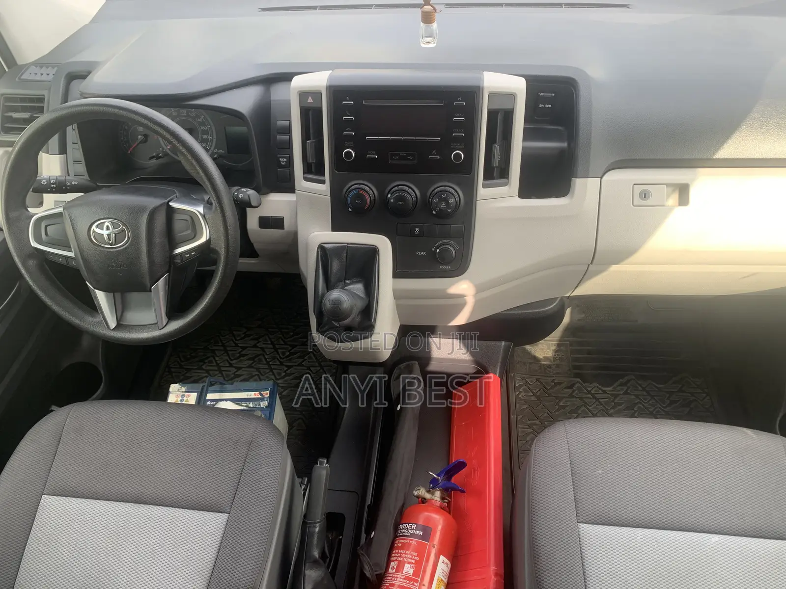 Toyota HiAce 2021 White