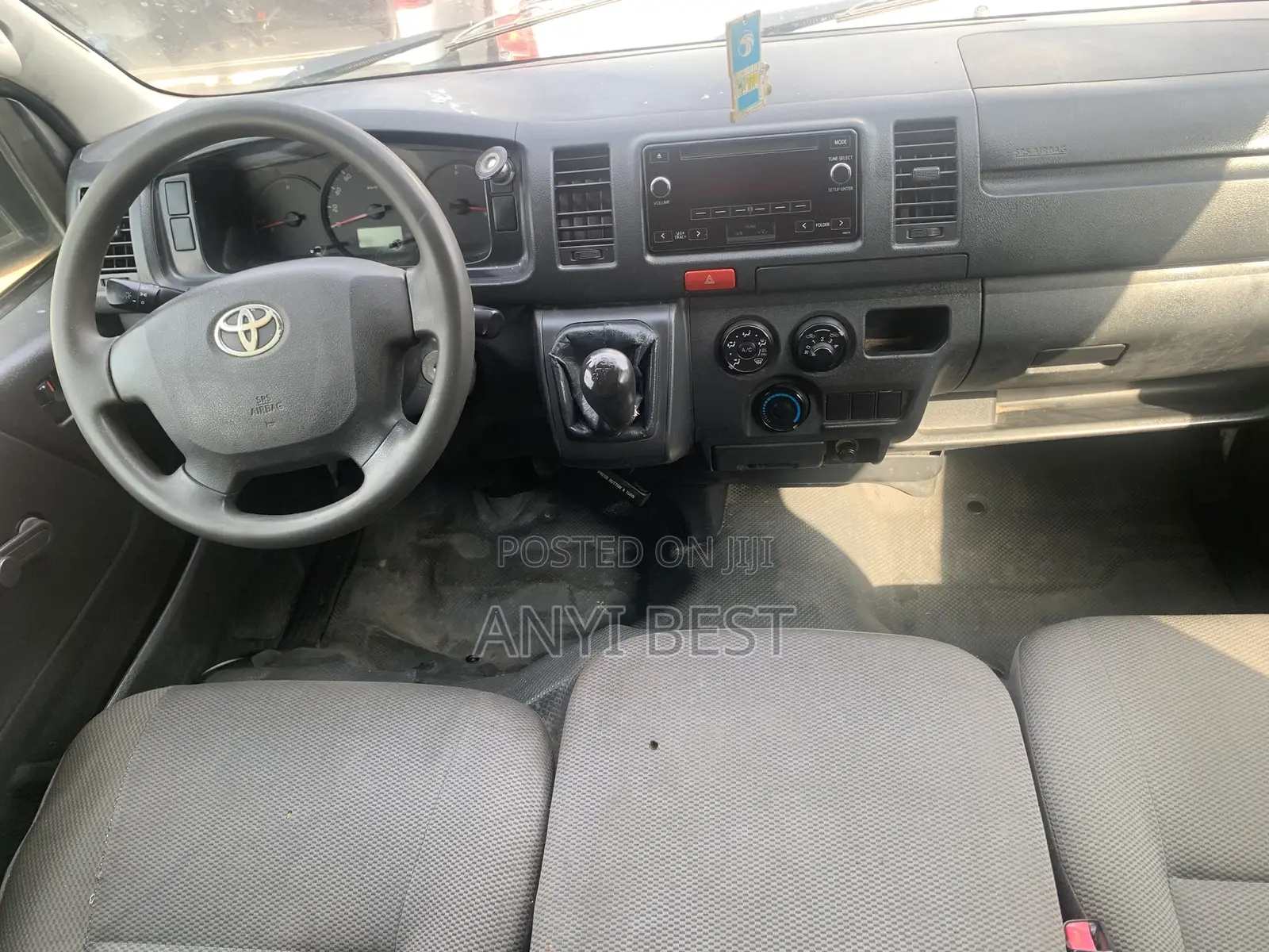 Toyota HiAce 2015 White