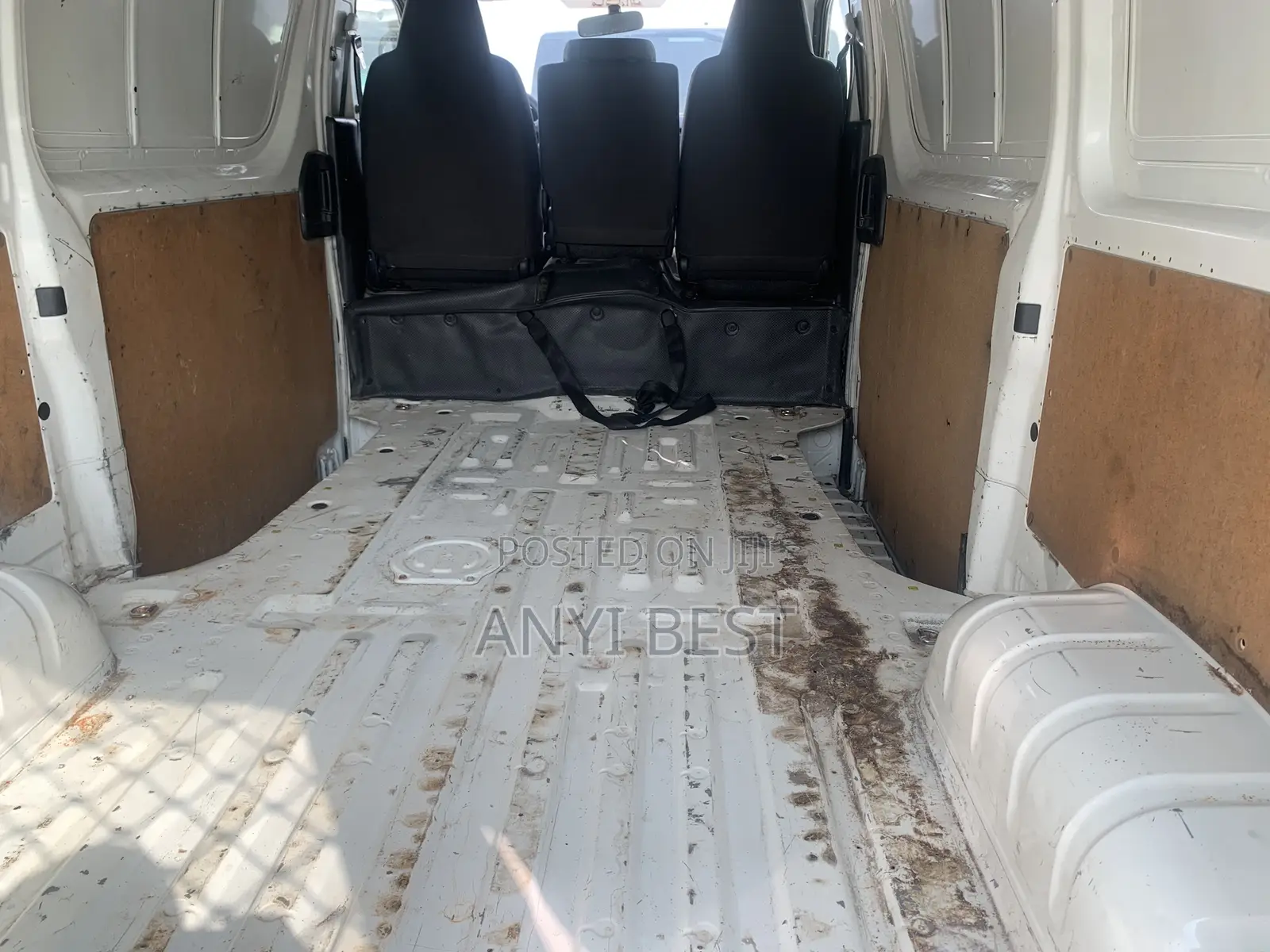 Toyota HiAce 2015 White