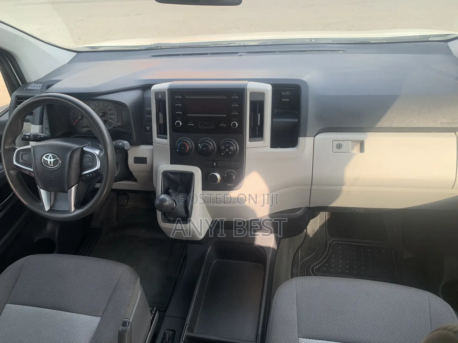 Toyota HiAce 2020 White
