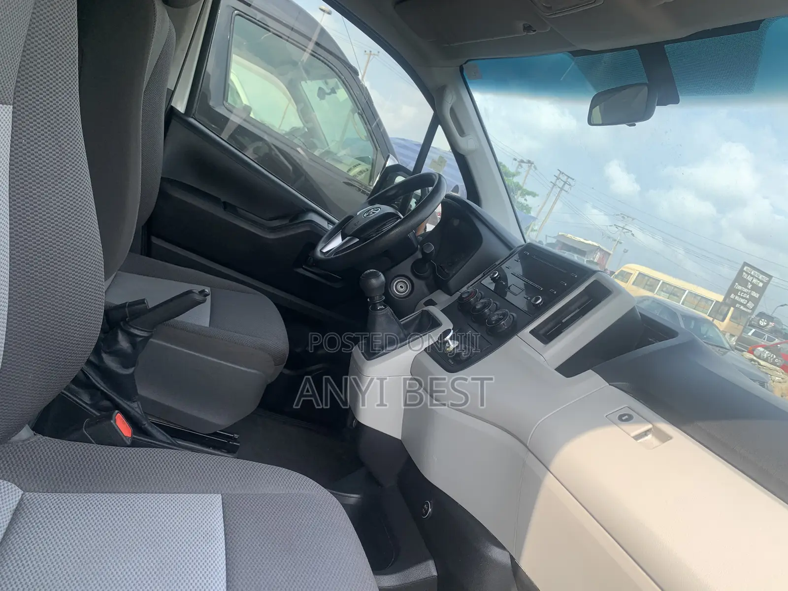 Toyota HiAce 2020 White