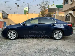 Lexus ES 350 FWD 2016 Blue