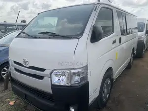 Toyota HiAce 2012 White