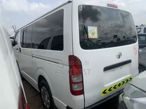 Toyota HiAce 2012 White
