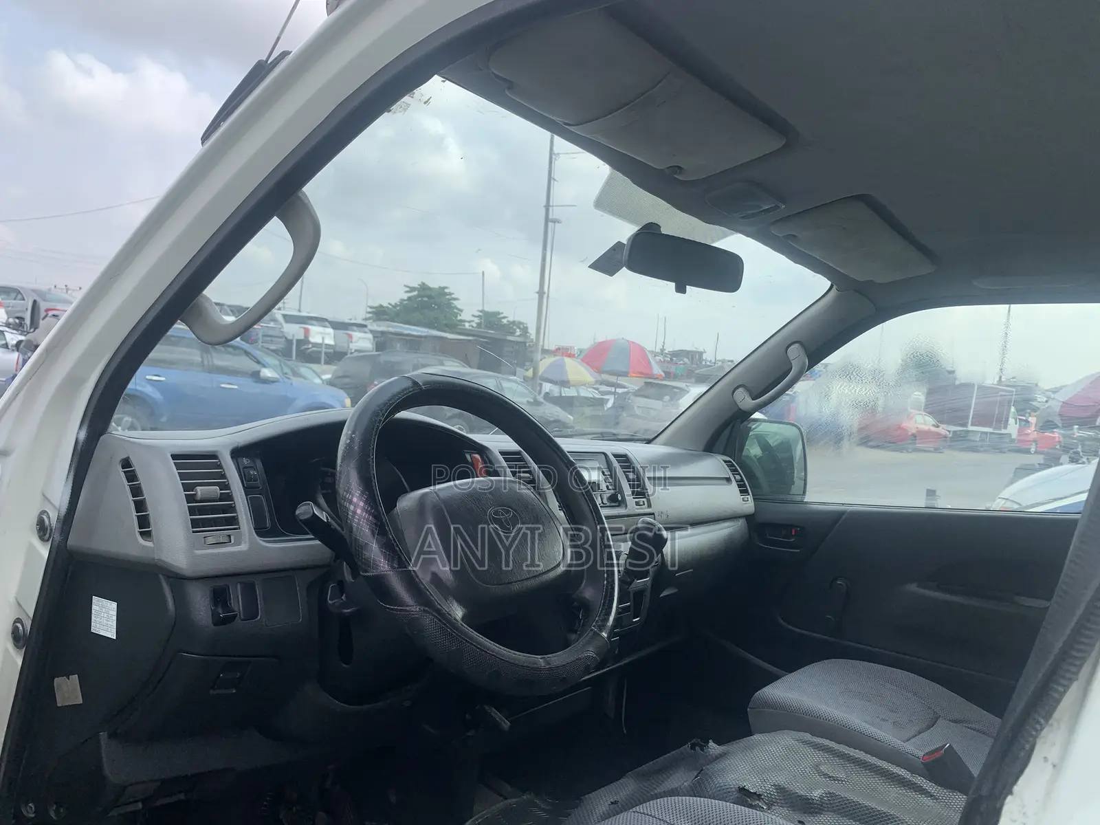 Toyota HiAce 2012 White