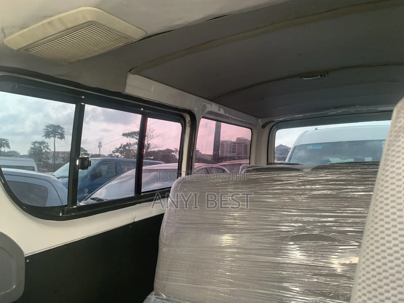 Toyota HiAce 2012 White