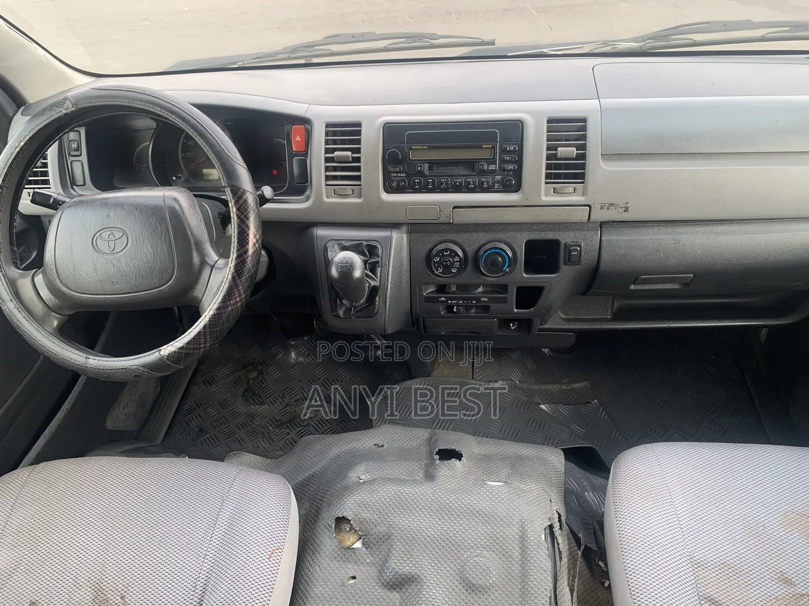 Toyota HiAce 2012 White