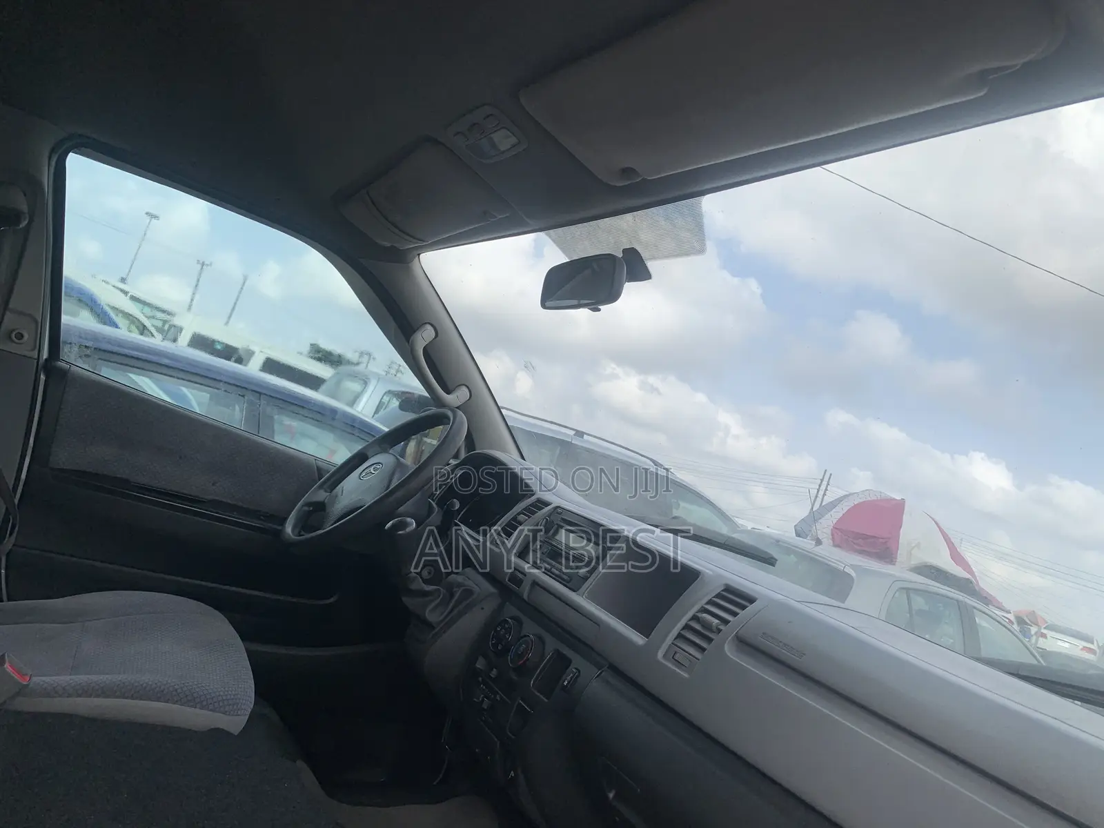Toyota HiAce 2013 Silver